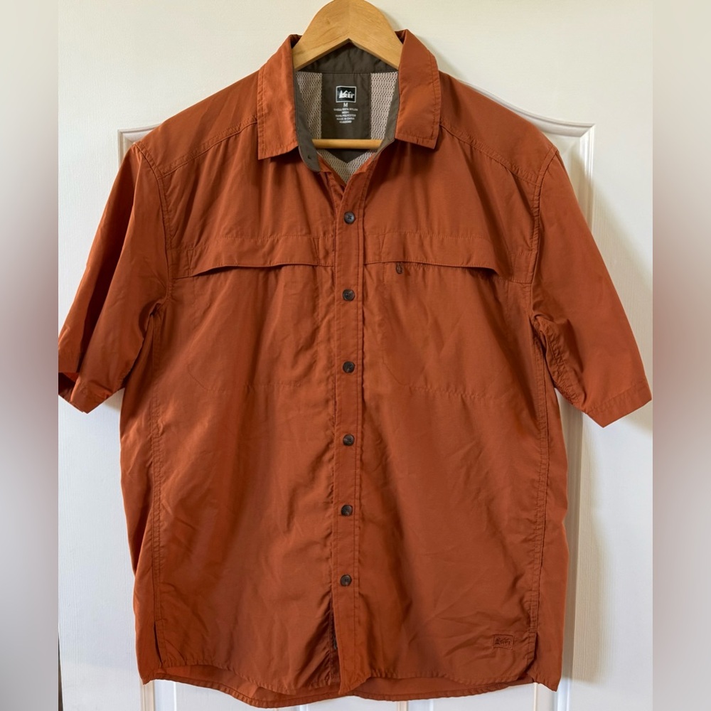 🏞️ REI Co-op Men’s Short-Sleeve Nylon Ventilated Hiking Shirt – Rust Orange (M) - Picture 3 of 15